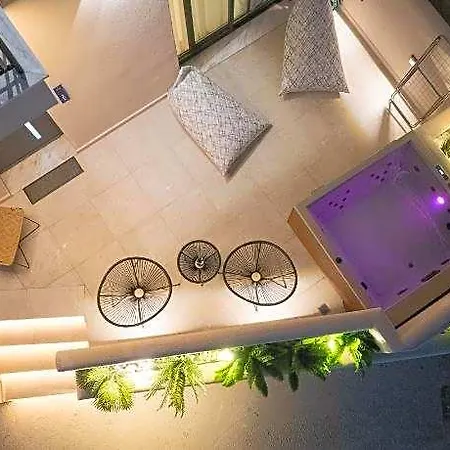 Anny Residences & 2*