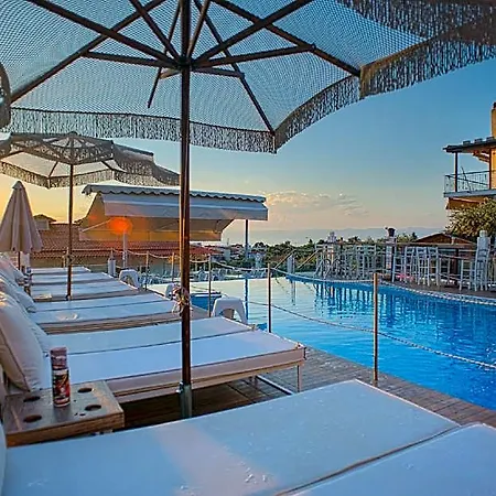 Hotel Anny Residences & 2*